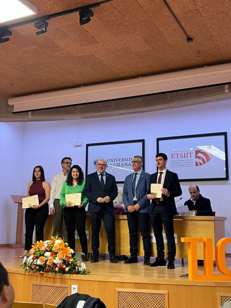 Premio al mejor TFM de Julia Caleya Premio al mejor TFM de Julia Caleya
